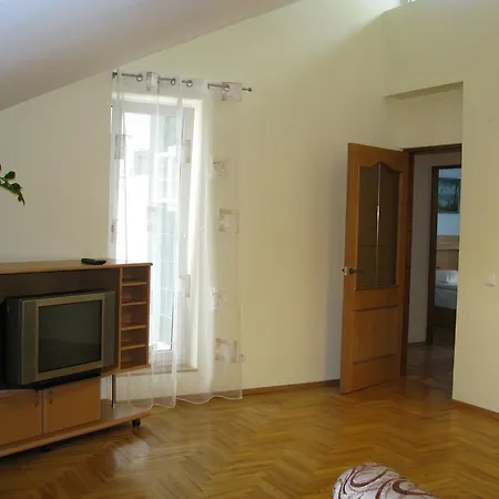 Pilies Street Sanctuary Secure Old Town Apartman